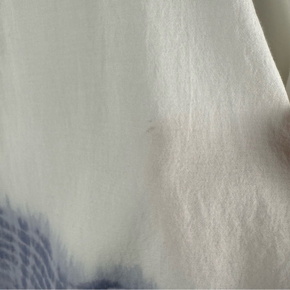 Catherines Dip Dye V-Neck Button Down Blouse w/ Bead Detail Size 3x, Blue White - Picture 7 of 8